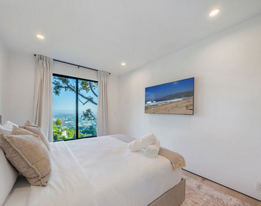 8800 Hollywood Boulevard - Photo Thumbnail 50