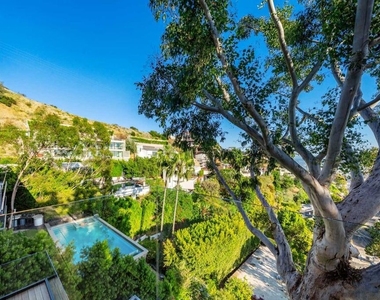 8800 Hollywood Boulevard - Photo Thumbnail 33