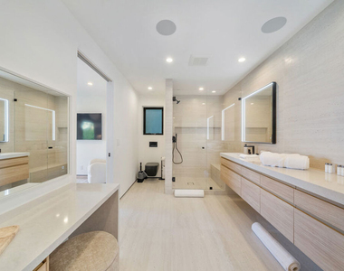 8800 Hollywood Boulevard - Photo Thumbnail 41