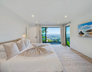 8800 Hollywood Boulevard - Photo Thumbnail 37