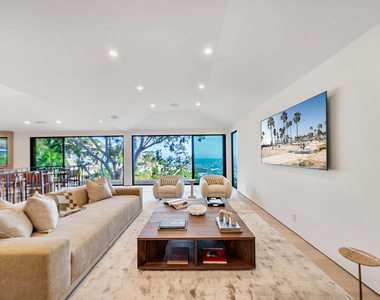 8800 Hollywood Boulevard - Photo Thumbnail 24
