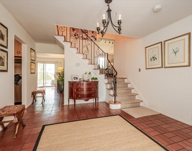 77 Tioga Avenue - Photo Thumbnail 1
