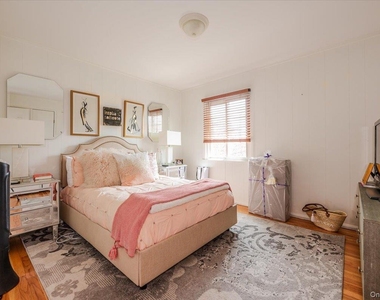 77 Tioga Avenue - Photo Thumbnail 15
