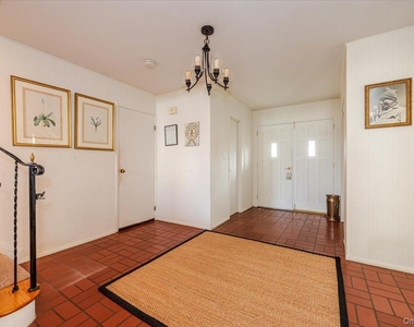 77 Tioga Avenue - Photo Thumbnail 2