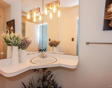 77 Tioga Avenue - Photo Thumbnail 10