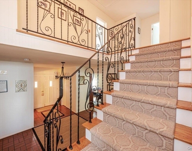 77 Tioga Avenue - Photo Thumbnail 11