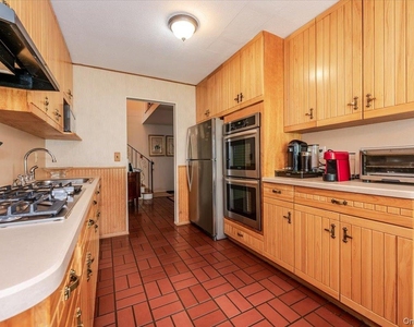 77 Tioga Avenue - Photo Thumbnail 8
