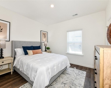 12006 Crosswicks Road - Photo Thumbnail 7