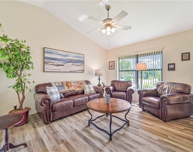 8366 Charter Club Circle - Photo Thumbnail 7