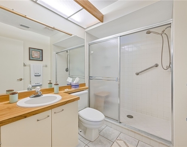 8366 Charter Club Circle - Photo Thumbnail 12