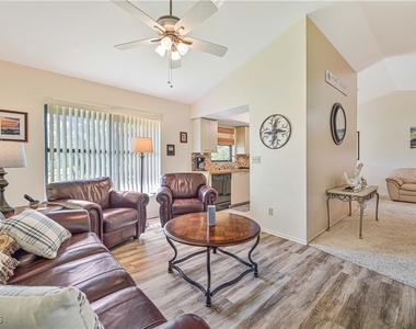 8366 Charter Club Circle - Photo Thumbnail 8
