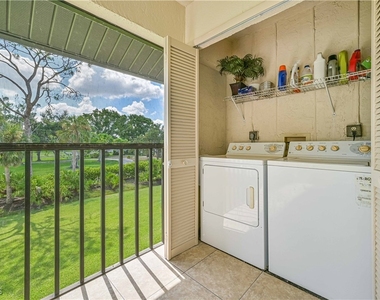 8366 Charter Club Circle - Photo Thumbnail 17