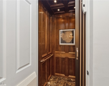 6501 Crown Colony Place - Photo Thumbnail 4