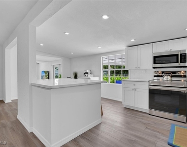 2048 Holiday Lane - Photo Thumbnail 9