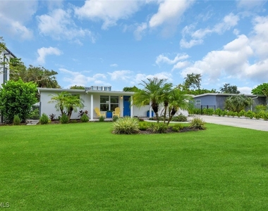 2048 Holiday Lane - Photo Thumbnail 2