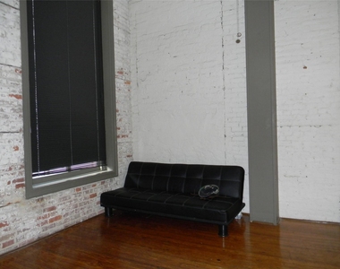 2315 Strand - Photo Thumbnail 4