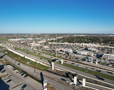 7204 Town Center Boulevard - Photo Thumbnail 3