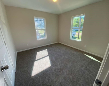 283 Wood Fern Drive - Photo Thumbnail 8