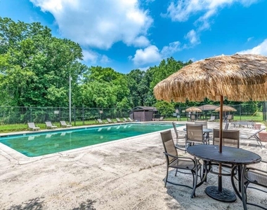 283 Wood Fern Drive - Photo Thumbnail 16