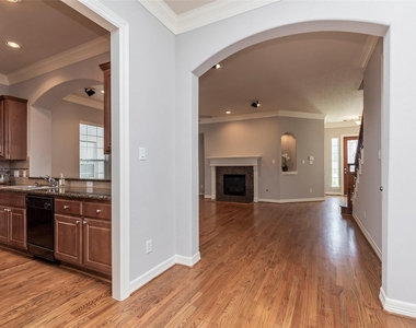 10126 Holly Chase Drive - Photo Thumbnail 14