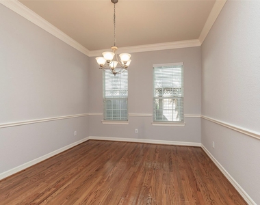 10126 Holly Chase Drive - Photo Thumbnail 12
