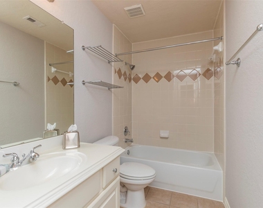 10126 Holly Chase Drive - Photo Thumbnail 43