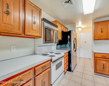 550 Clay Avenue - Photo Thumbnail 13