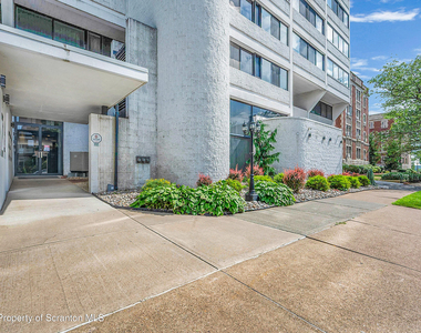 550 Clay Avenue - Photo Thumbnail 1