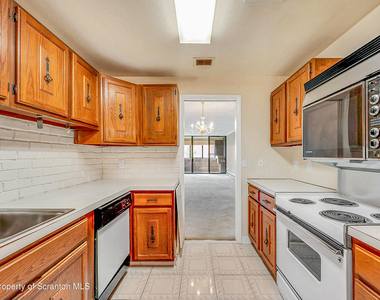 550 Clay Avenue - Photo Thumbnail 14