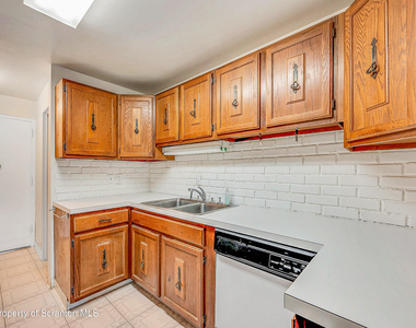 550 Clay Avenue - Photo Thumbnail 12