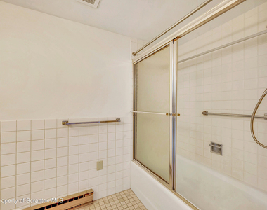550 Clay Avenue - Photo Thumbnail 8