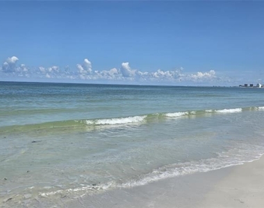 6177 Sun Boulevard - Photo Thumbnail 8