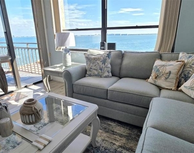 6177 Sun Boulevard - Photo Thumbnail 10