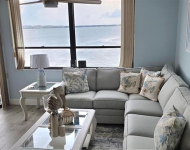 6177 Sun Boulevard - Photo Thumbnail 30
