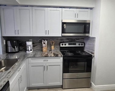 6177 Sun Boulevard - Photo Thumbnail 14