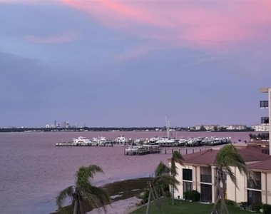 6177 Sun Boulevard - Photo Thumbnail 2
