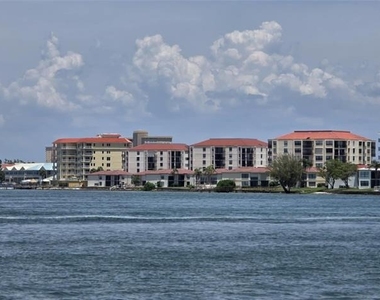 6177 Sun Boulevard - Photo Thumbnail 28