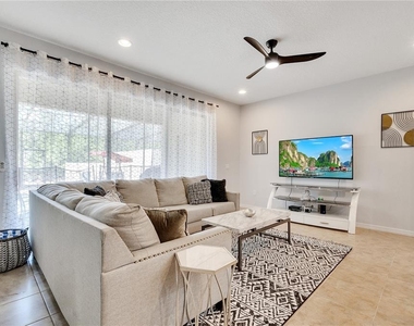 8827 Geneve Court - Photo Thumbnail 21