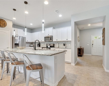 8827 Geneve Court - Photo Thumbnail 13