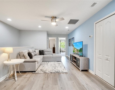 8827 Geneve Court - Photo Thumbnail 34