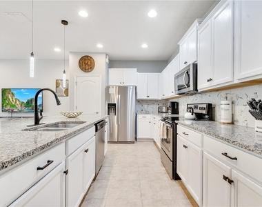 8827 Geneve Court - Photo Thumbnail 16