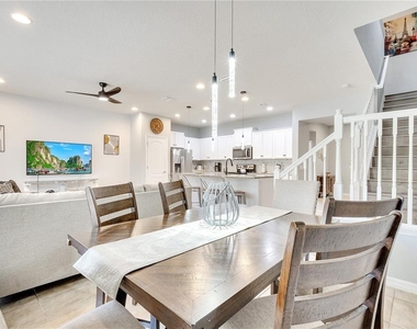 8827 Geneve Court - Photo Thumbnail 25