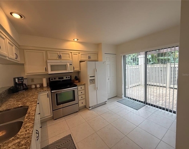 3102 Windrush Bourne - Photo Thumbnail 5