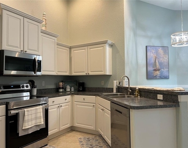 3653 Lakewood Boulevard - Photo Thumbnail 19