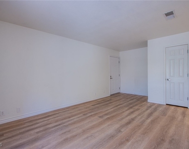 4310 Sandy River Drive - Photo Thumbnail 11
