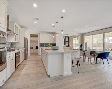 1075 N Water Street - Photo Thumbnail 14