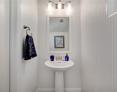 1075 N Water Street - Photo Thumbnail 34