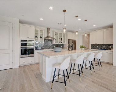 1075 N Water Street - Photo Thumbnail 15