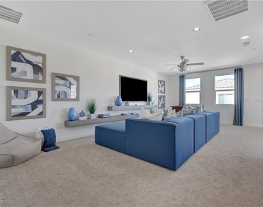 1075 N Water Street - Photo Thumbnail 37