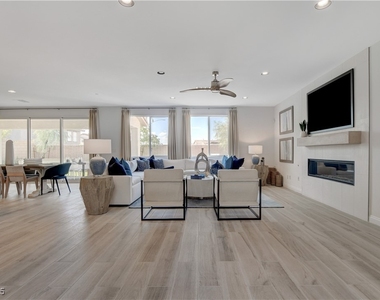 1075 N Water Street - Photo Thumbnail 6